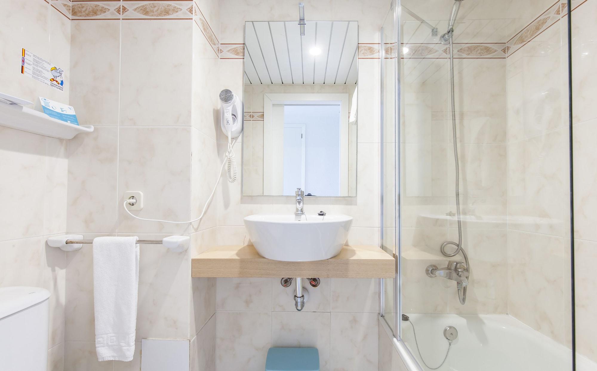 Hotel BLUESEA Cala Millor Esterno foto